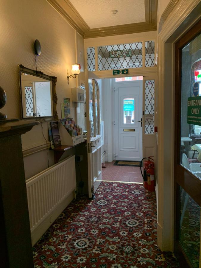 The Woodleigh Family Hotel 블랙풀 외부 사진